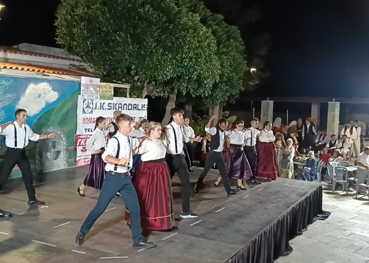 Ο Εκπολιτιστικός Σύλλογος Ελαιώνα Ηλείας πρωτοπορεί και… διδάσκει