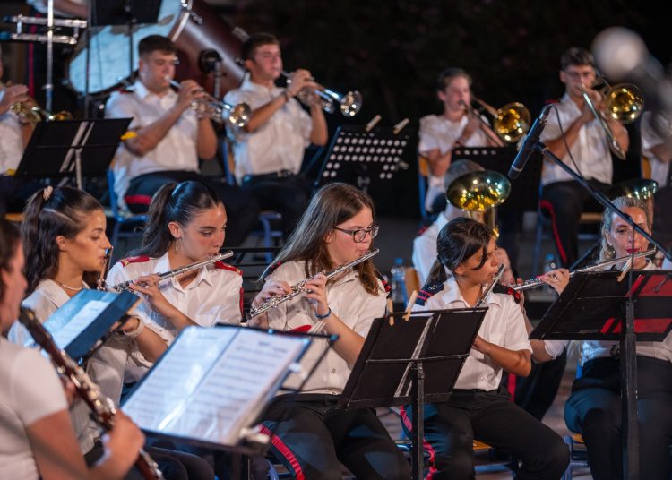 Με επιτυχία η καλοκαιρινή συναυλία της Φιλαρμονικής Λεχαινών