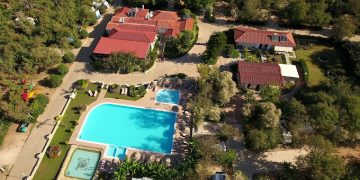 Γλύφα Βαρθολομιού: “IONION BEACH CAMPING -Κλειστός χώρος Σταθμευσης”