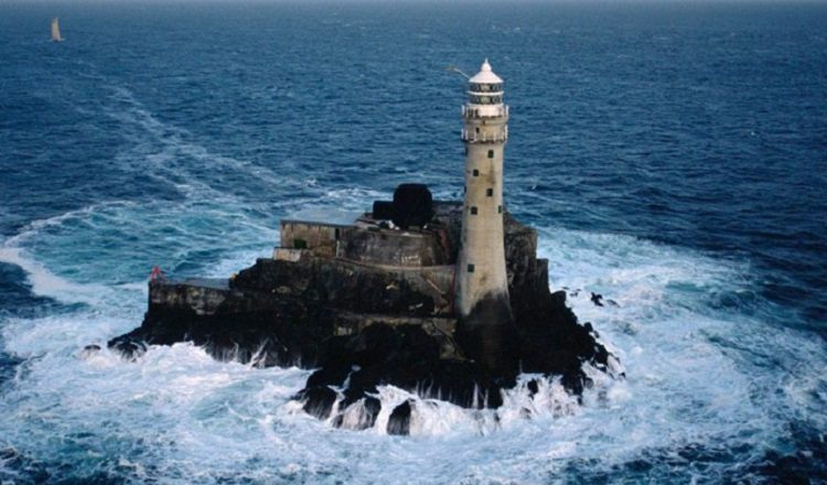 Ανοίγουν για το κοινό 18 ελληνικοί φάροι. Και ο Φάρος Κατακόλου