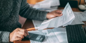 Τι αλλάζει από το 2025 για επαγγελματίες και επιχειρήσεις – Μέσω myDATA και με μηδενικές αποκλίσεις έσοδα και έξοδα