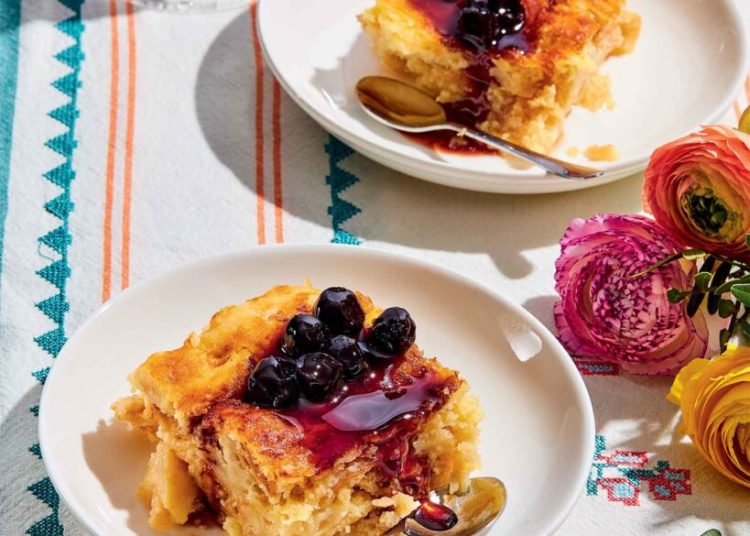 Γιαουρτογλυκό ταψιού σιροπιαστό