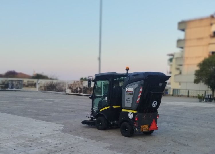 Τομέας Καθαριότητας Δ. Πύργου: Σε δημόσια χρήση νέο μηχάνημα καθαρισμού κοινόχρηστων χώρων