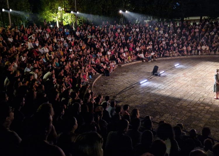 Καβάσιλα: Αυλαία στο θέατρο για φέτος με ¨Μπαμπάδες¨ & ¨Ειρήνη¨