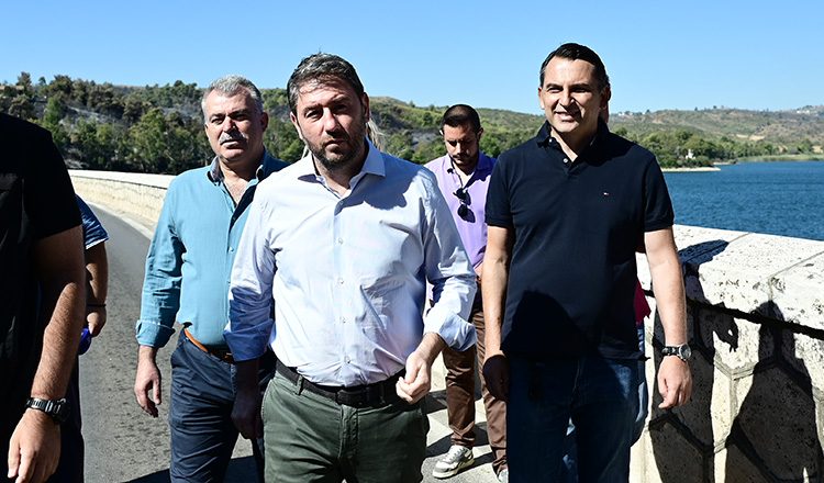 Ανδρουλάκης: Στο ίδιο έργο θεατές με πυρκαγιές και καταστροφές ακόμη στη πρωτεύουσα