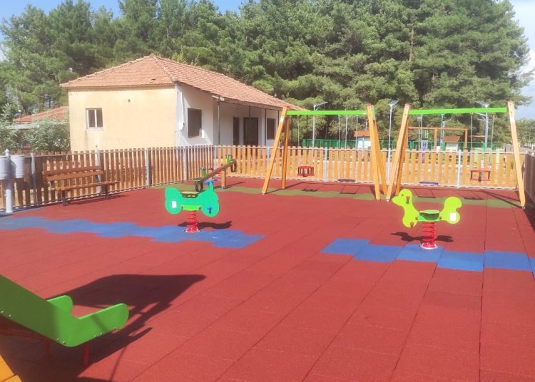 Ο Δήμος Ολυμπίας παρέδωσε την νέα παιδική χαρά στο Κούμανι
