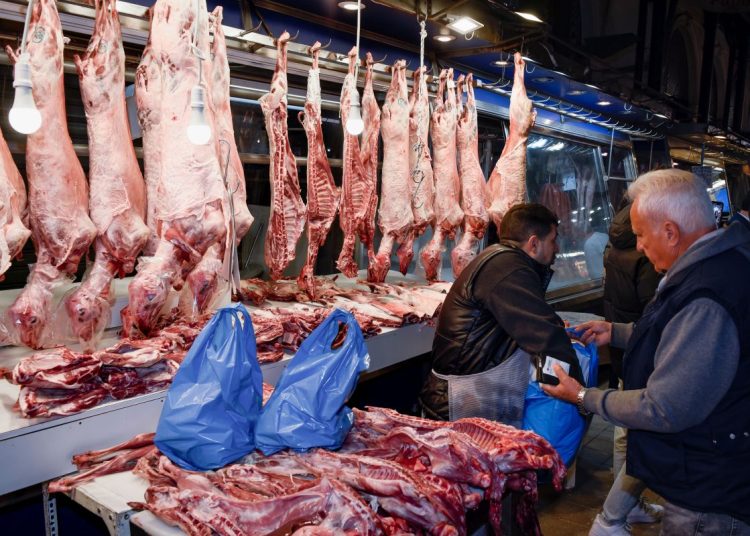 Πανώλη αιγοπροβάτων: «Φρέναρε» η κατανάλωση αρνιού, πρόβλημα επάρκειας στην Κρήτη