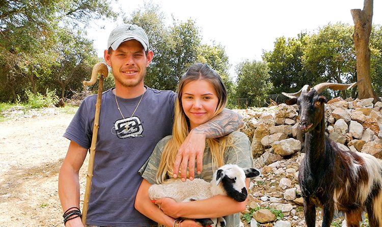 Ζευγάρι νέων άφησε την Αθήνα για χωριό της Δ. Ελλάδας & άλλαξε η ζωή τους