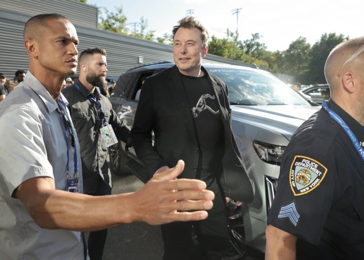 Τα ασύλληπτα ποσά που ξοδεύουν για την ασφάλειά τους οι Ελον Μασκ, Τζεφ Μπέζος, Μαρκ Ζάκενμπεργκ