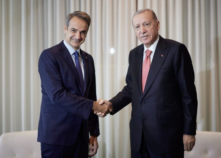 Συνάντηση Μητσοτάκη-Ερντογάν: Τι είπανε για Κυπριακό & μεταναστευτικό