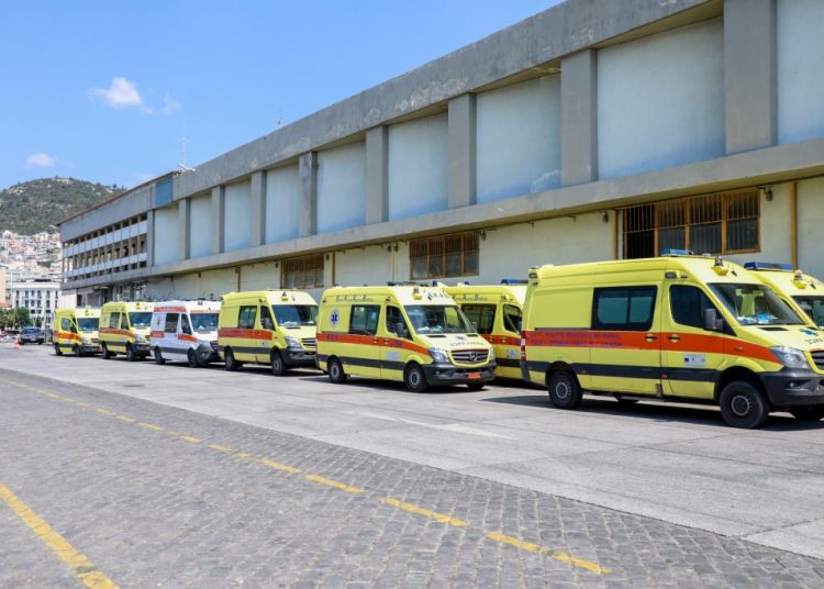 Κάνουν στέρηση μισθού σε γιατρό γιατί κατήγγειλε ελλείψεις!