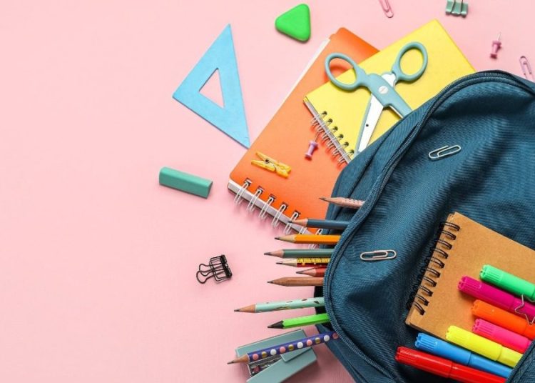 Ένωση Εργαζομένων Καταναλωτών Ελλάδας: “Διαφημιστικό τρικ το καλάθι του μαθητή”