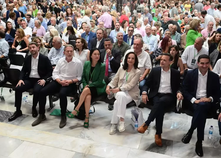 Δημοσκόπηση Pulse: Ντέρμπι για την αρχηγία του ΠΑΣΟΚ – Δεν άρεσε η πρόταση μομφής κατά του Στέφανου Κασσελάκη