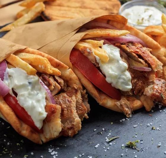 «Φωτιά» η τιμή στο σουβλάκι – Αναμένεται να φτάσει τα 5 ευρώ