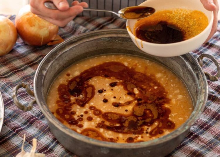 Τραχανάς με «καμένο» πικάντικο βούτυρο