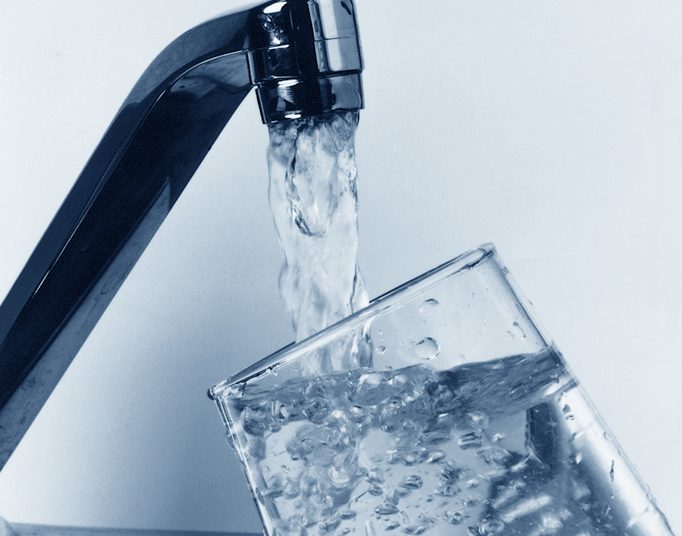 Αυξήσεις στο νερό φέρνει η κυβέρνηση-Ανοίγει ο δρόμος για ιδιωτικοποίηση