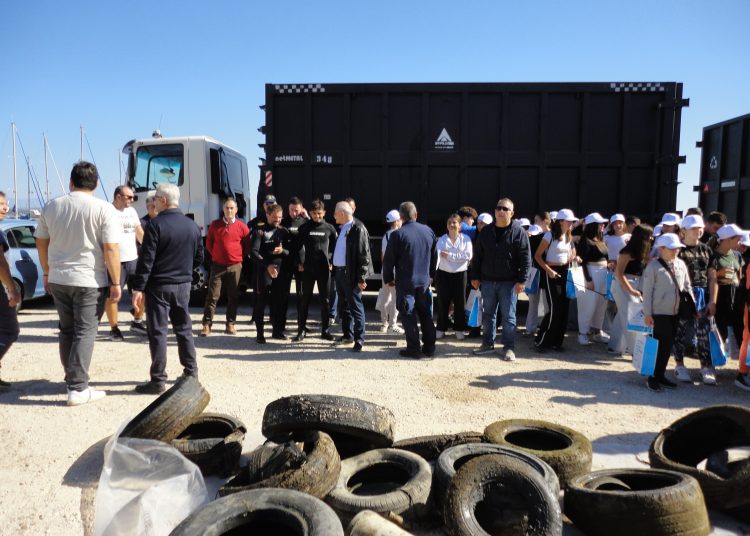 Κατάκολο: Εθελοντικός καθαρισμός σε βυθό και παραλία