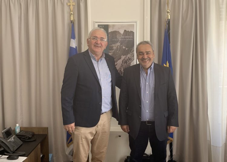 Συνάντηση Δημάρχου Πηνειού Αλέξη Καστρινού με τον γ.γ. ΥΠΕΣ Σάββα Χιονίδη