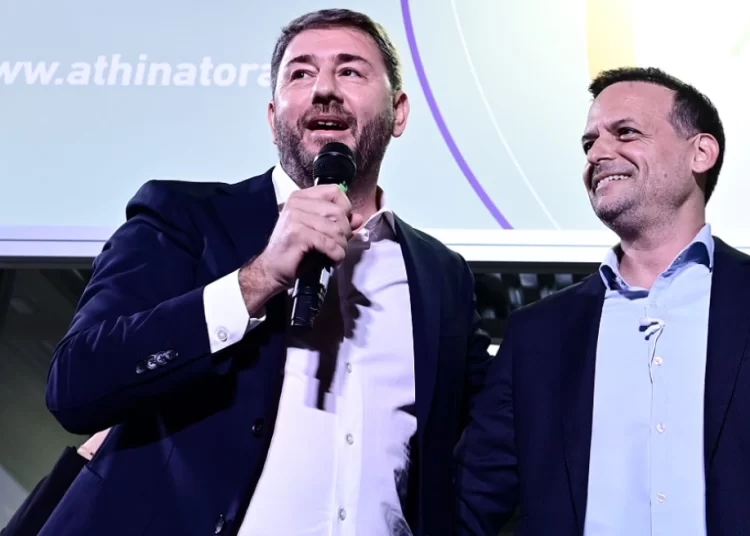 Εκλογές στο ΠΑΣΟΚ: Ο Δούκας συνεχάρη τον Ανδρουλάκη – «Προχωράμε όλοι μαζί» του απάντησε