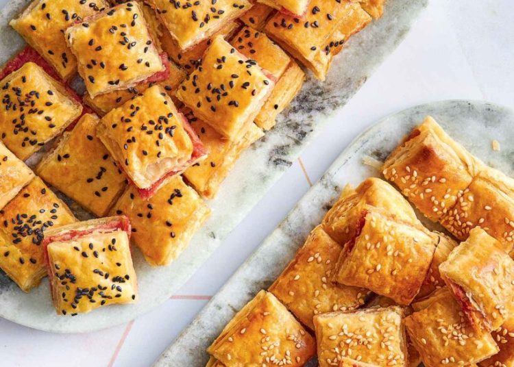 Εύκολα σφολιατάκια με γέμιση της αρεσκείας μας