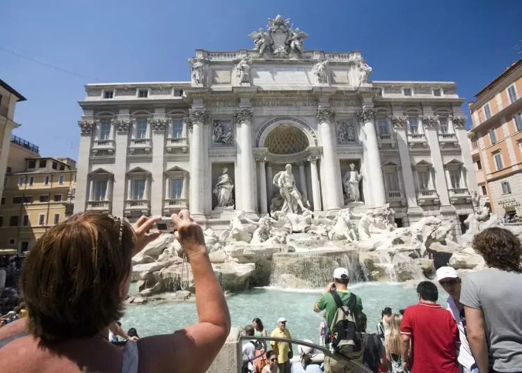 Φοντάνα Ντι Τρέβι: Τέλος η «παράδοση» με τα κέρματα στο σιντριβάνι
