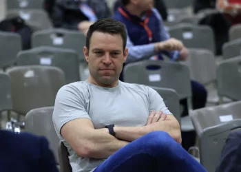 ΣΥΡΙΖΑ ΥΠΟ ΔΙΑΛΥΣΗ: Σκληρό ροκ για το «σχέδιο διάλυσης» Κασσελάκη-Τα 3 σενάρια για το Συνέδριο και το πειθαρχικό