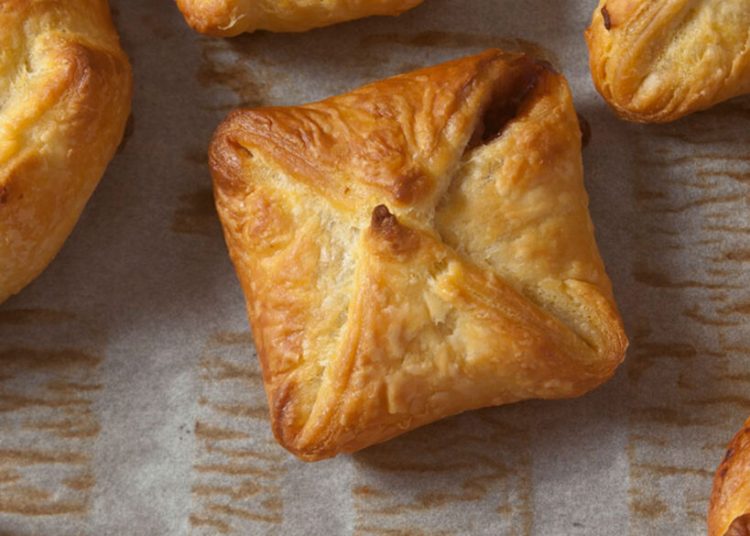 Κρουασάν με μερέντα και μπανάνα βήμα βήμα