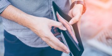 Ελλάδα: Ούτε 700 ευρώ ο πραγματικός κατώτατος μισθός-Η ακρίβεια θερίζει