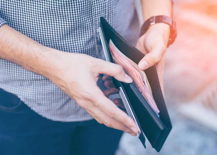 Ελλάδα: Ούτε 700 ευρώ ο πραγματικός κατώτατος μισθός-Η ακρίβεια θερίζει