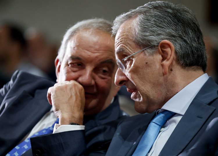 Σκηνικό κρίσης στη ΝΔ: Καραμανλής & Σαμαράς δεν πάνε Ρηγίλλης, 8 νέοι «αντάρτες» βουλευτές