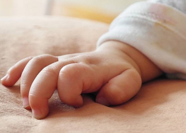 Κρήτη: Γιαγιά γέννησε το εγγόνι της ως παρένθετη μητέρα