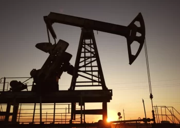 Πετρέλαιο: Ποιος ο αντίκτυπος από την κλιμάκωση του πολέμου στη Μέση Ανατολή – Τα σενάρια και οι εκτιμήσεις