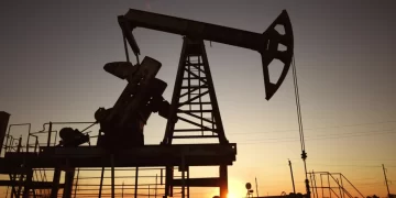 Πετρέλαιο: Ποιος ο αντίκτυπος από την κλιμάκωση του πολέμου στη Μέση Ανατολή – Τα σενάρια και οι εκτιμήσεις