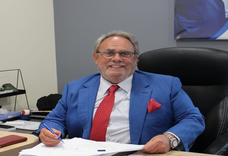 Ανδρέας Παπαδάκος: «Δέκα μήνες μετά, κανένα φως στο τούνελ»