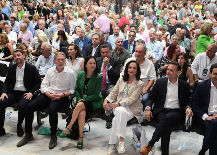 ΠΑΣΟΚ: Στην τελική ευθεία οι εκλογές για την ηγεσία – Τι «κλίμα» δίνουν τα γκάλοπ