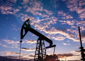 Εν αναμονή των εξελίξεων στη Μέση Ανατολή η αγορά πετρελαίου – Τι θα γίνει εάν κλείσουν τα Στενά του Ορμούζ