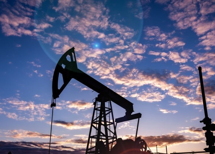 Εν αναμονή των εξελίξεων στη Μέση Ανατολή η αγορά πετρελαίου – Τι θα γίνει εάν κλείσουν τα Στενά του Ορμούζ