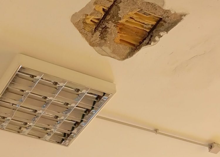 B’ Δημοτικό σχολείο Πύργου: Έπεσαν σοβάδες-Τι αναφέρει ο σύλλογος γονέων