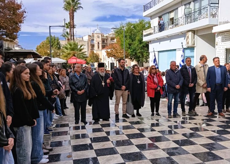 Ο Δήμος Ήλιδας και η εκπαιδευτική κοινότητα της Αμαλιάδας τίμησαν την επέτειο του Πολυτεχνείου