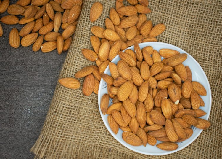 Αμύγδαλα: Τα πολλαπλά οφέλη για την υγεία μας