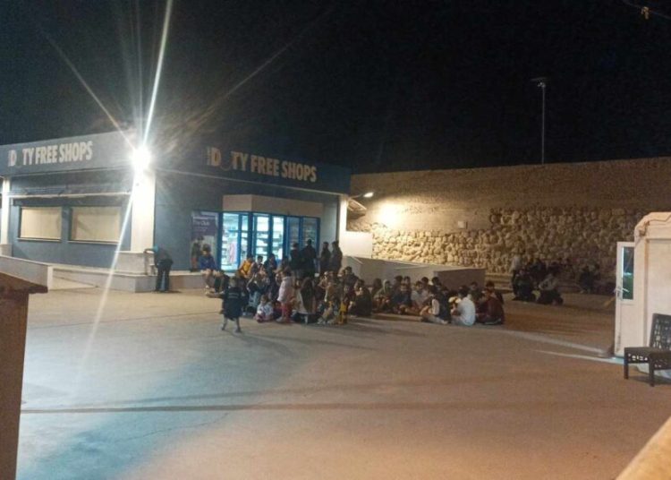 Κατάκολο: 95 μετανάστες με 20 παιδιά σώθηκαν στη θάλασσα