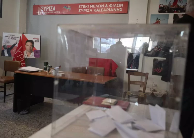 ΣΥΡΙΖΑ ΥΠΟ ΔΙΑΛΥΣΗ: Στα «χαρακώματα» πλειοψηφία και Κασσελάκης – «Σταματήστε τώρα τα παιχνίδια», «είσαι σε πανικό»