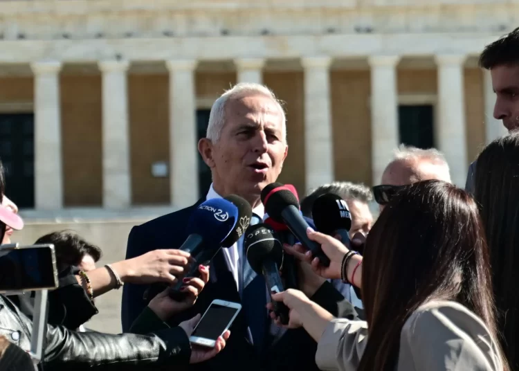 Φεύγει από τον ΣΥΡΙΖΑ ο Ευάγγελος Αποστολάκης – Ανεξαρτητοποιείται και κρατάει την έδρα του