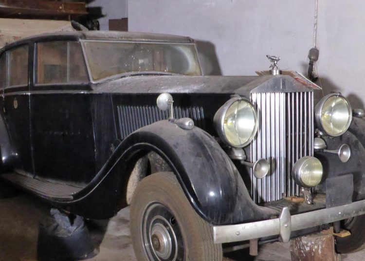 Σώθηκαν & αποκαταστάθηκαν τα θρυλικά αυτοκίνητα της τέως βασιλικής οικογένειας