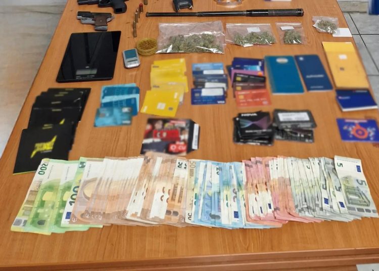 Πολυμελής σπείρα έβγαλε σχεδόν 3 εκατ. ευρώ από τηλεφωνικές απάτες- Επιχειρησιακά κέντρα σε Αμαλιάδα και Γαστούνη