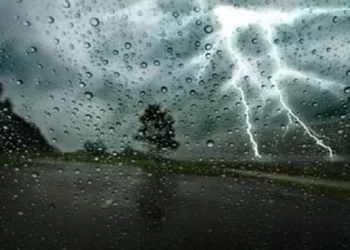 ΠΥΡΓΟΣ: Συνεργεία της ΔΕΥΑΠ και του Δήμου αντιμετωπίζουν τα προβλήματα από την έντονη βροχόπτωση