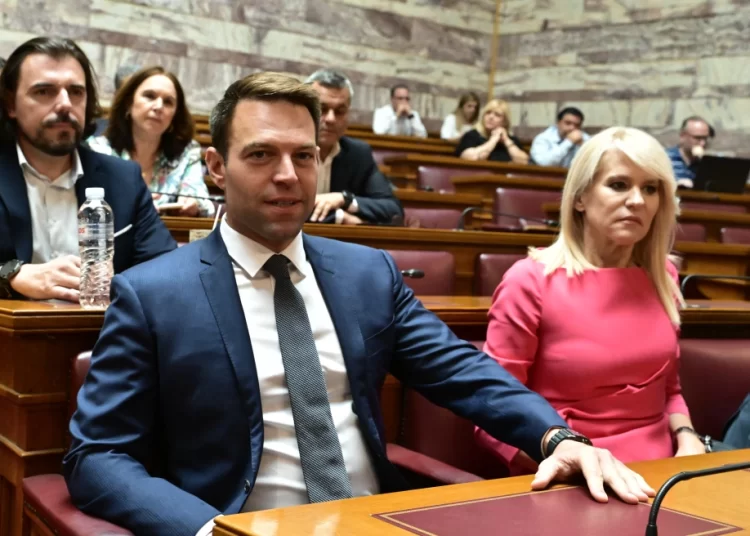 ΣΥΡΙΖΑ ΥΠΟ ΔΙΑΛΥΣΗ: Ώρα μηδέν για τον ρόλο του ως αξιωματική αντιπολίτευση-Προσφυγές, αγωγές, έξοδοι και εφεδρείες