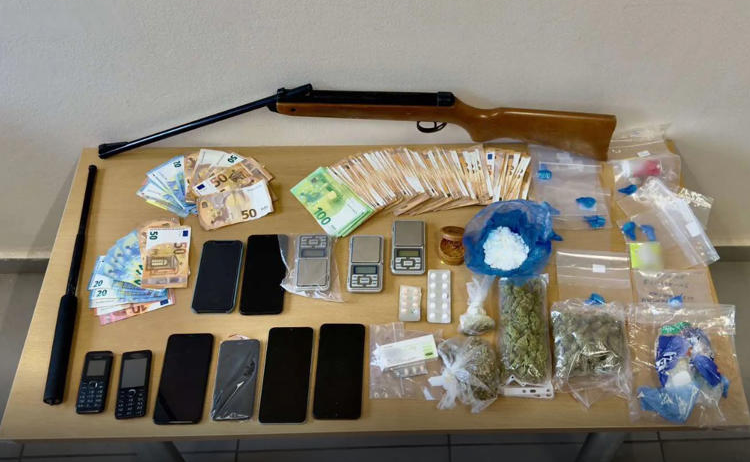 Δημόσιοι υπάλληλοι σε εγκληματική οργάνωση που διακινούσε ναρκωτικά