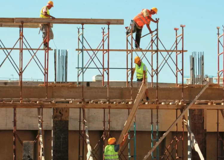 Νομοθετική ρύθμιση: Βγαίνουν από τον «πάγο» οι οικοδομές