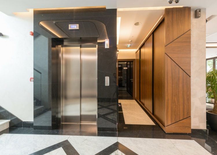 Ασανσέρ πολυκατοικιών: Νέα προθεσμία, ίδιες υποχρεώσεις